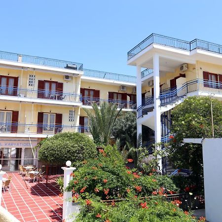 Hotel Karyatides Agia Marina (Aegina) Exterior foto
