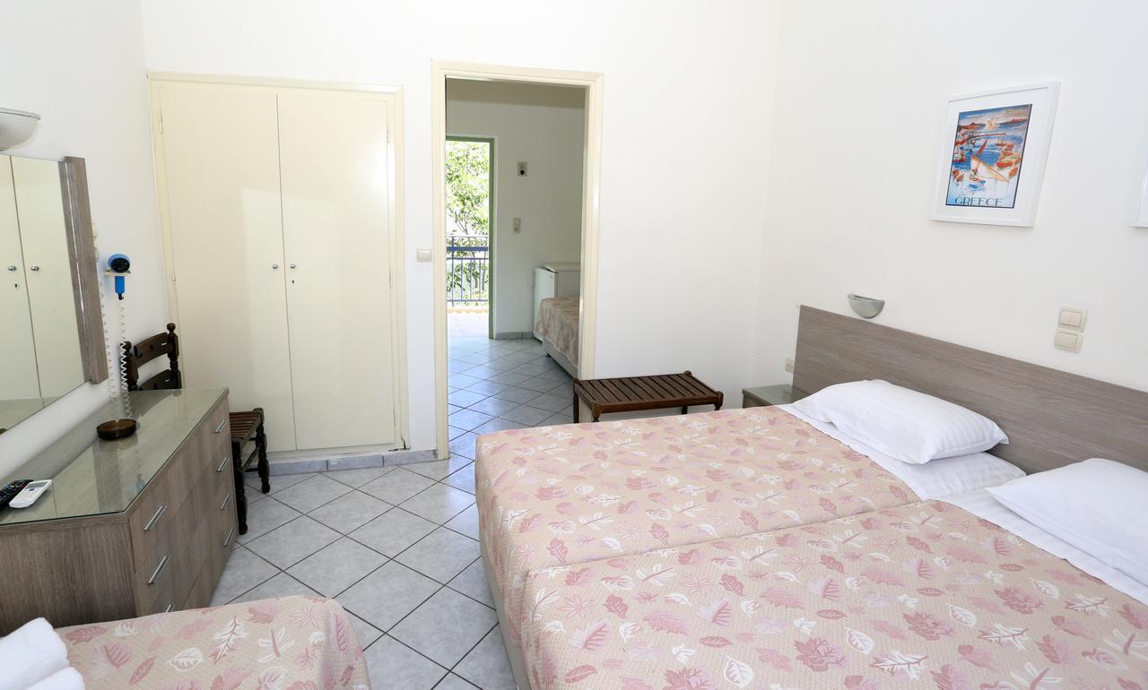 Hotel Karyatides Agia Marina (Aegina) Exterior foto
