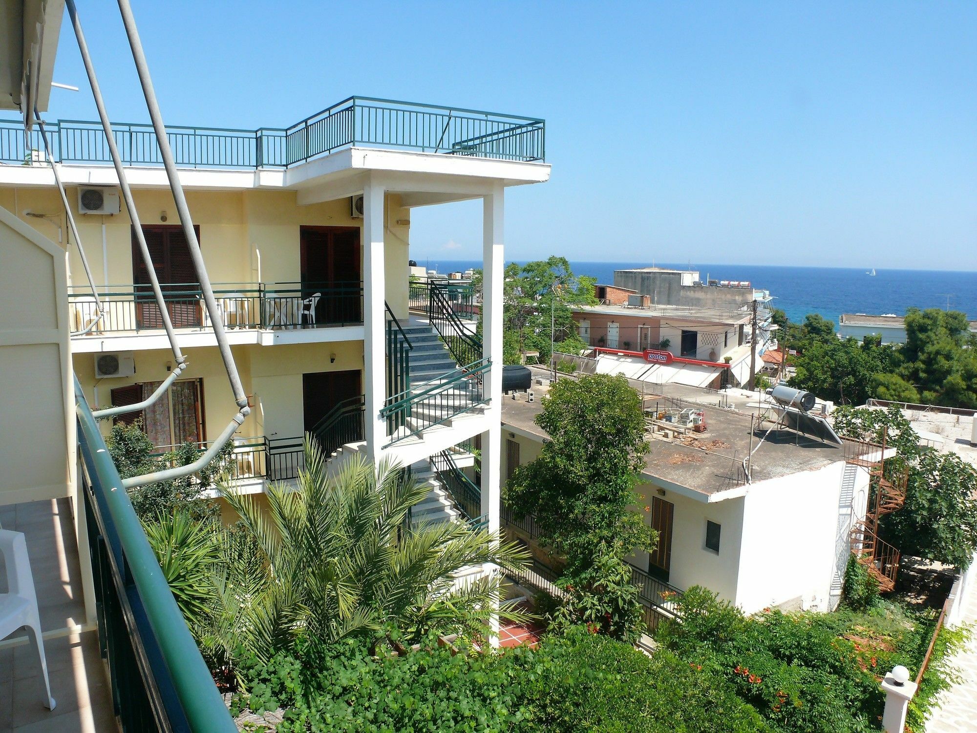 Hotel Karyatides Agia Marina (Aegina) Exterior foto