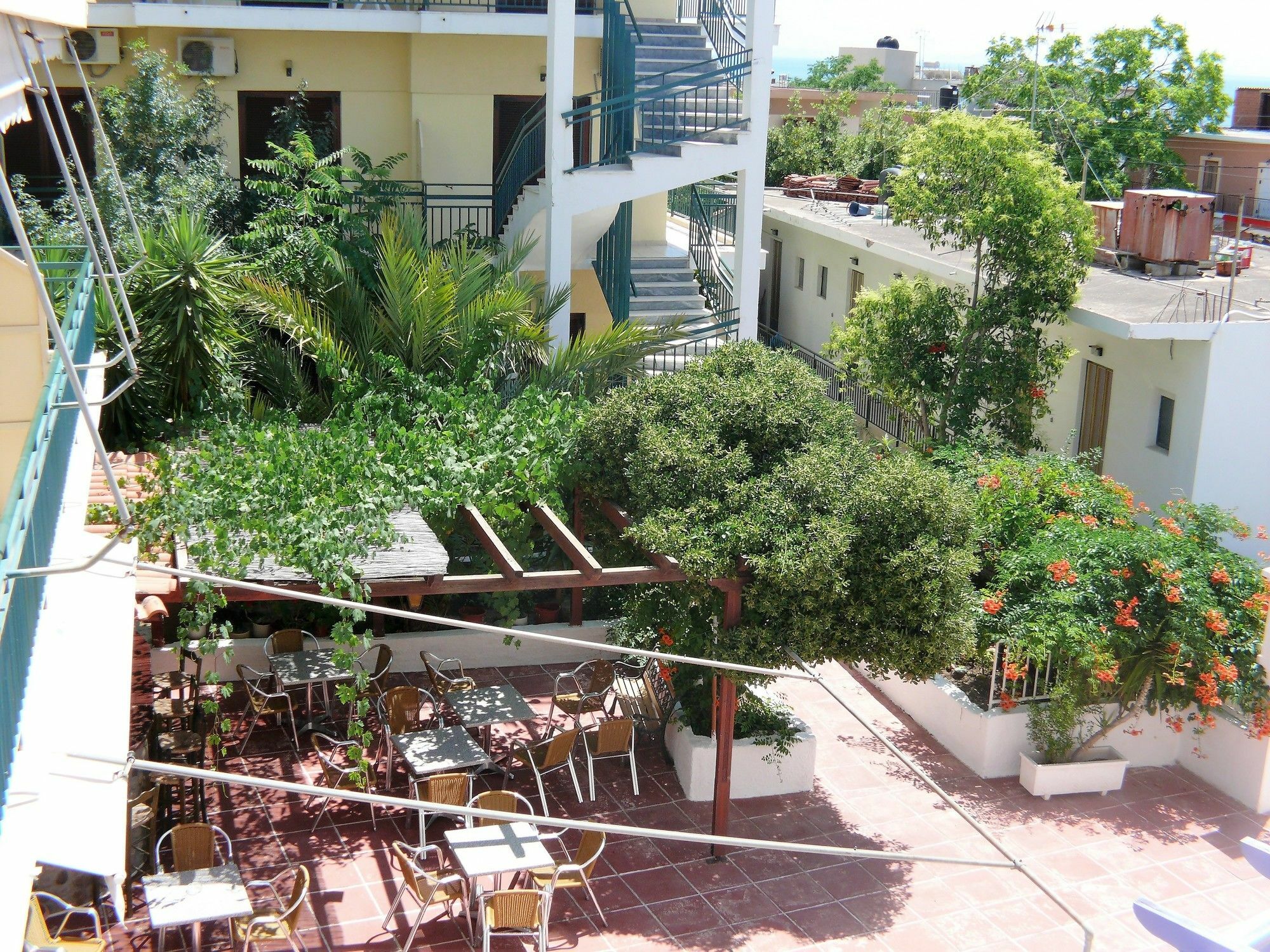 Hotel Karyatides Agia Marina (Aegina) Exterior foto